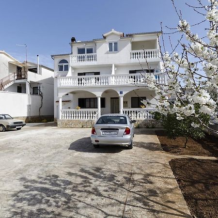 Apartments Mime Pirovac Εξωτερικό φωτογραφία