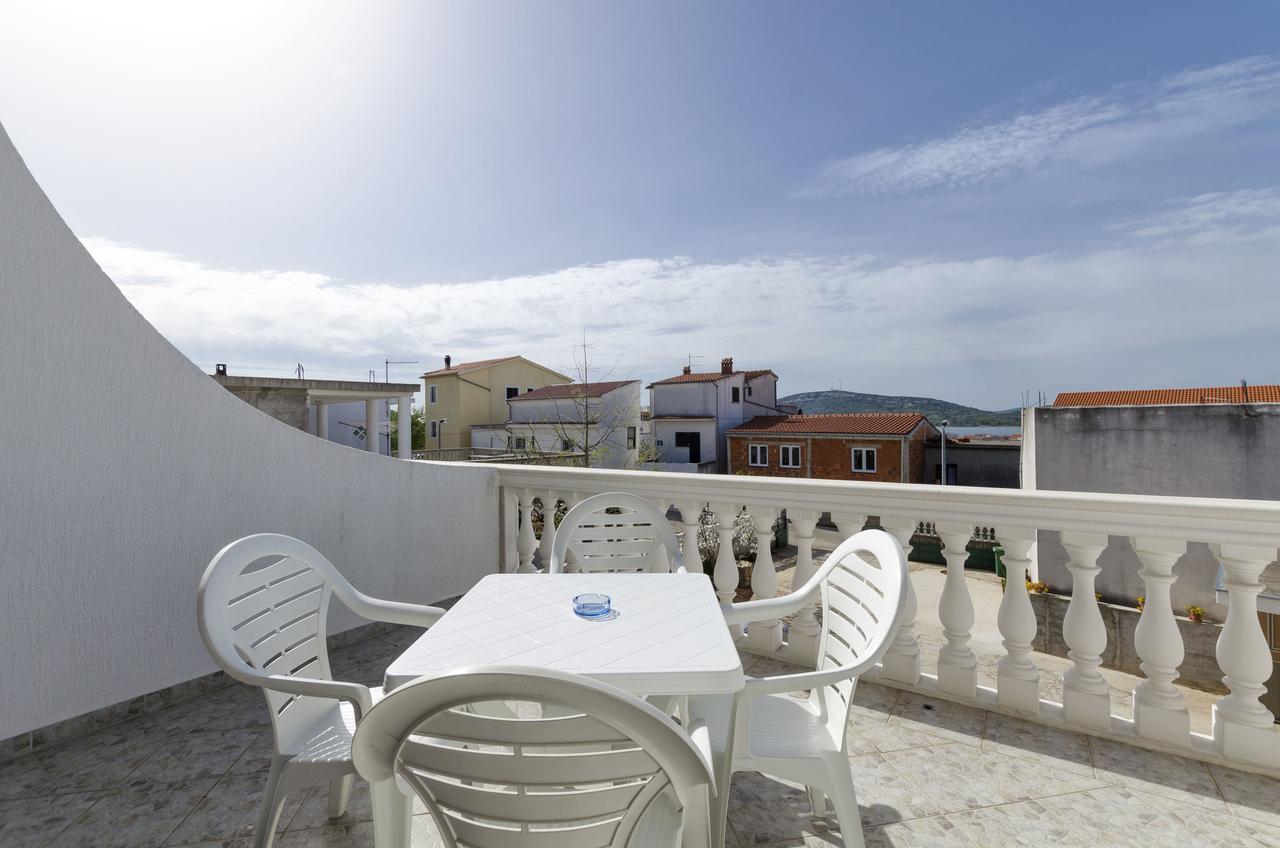 Apartments Mime Pirovac Εξωτερικό φωτογραφία