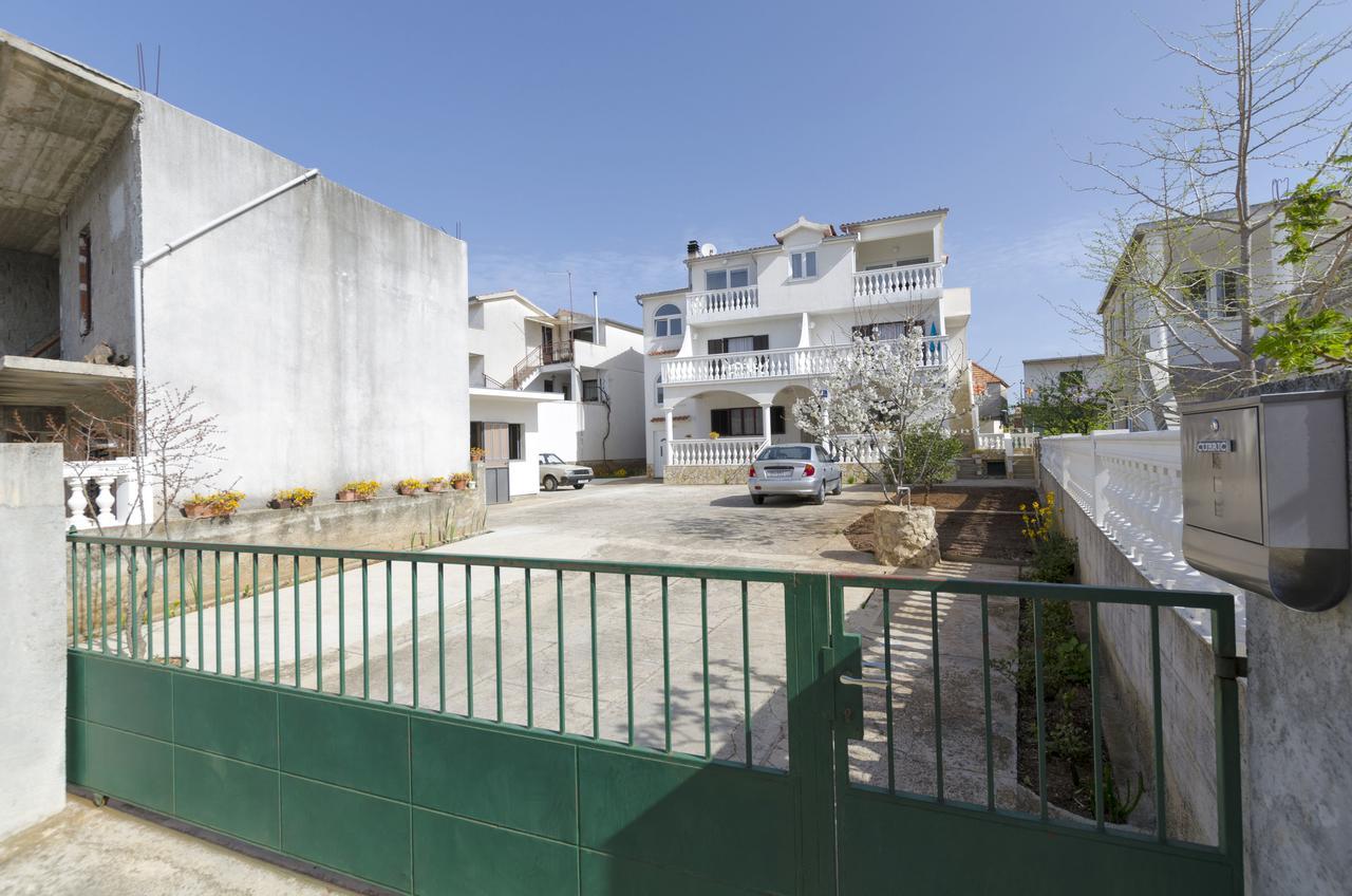 Apartments Mime Pirovac Εξωτερικό φωτογραφία