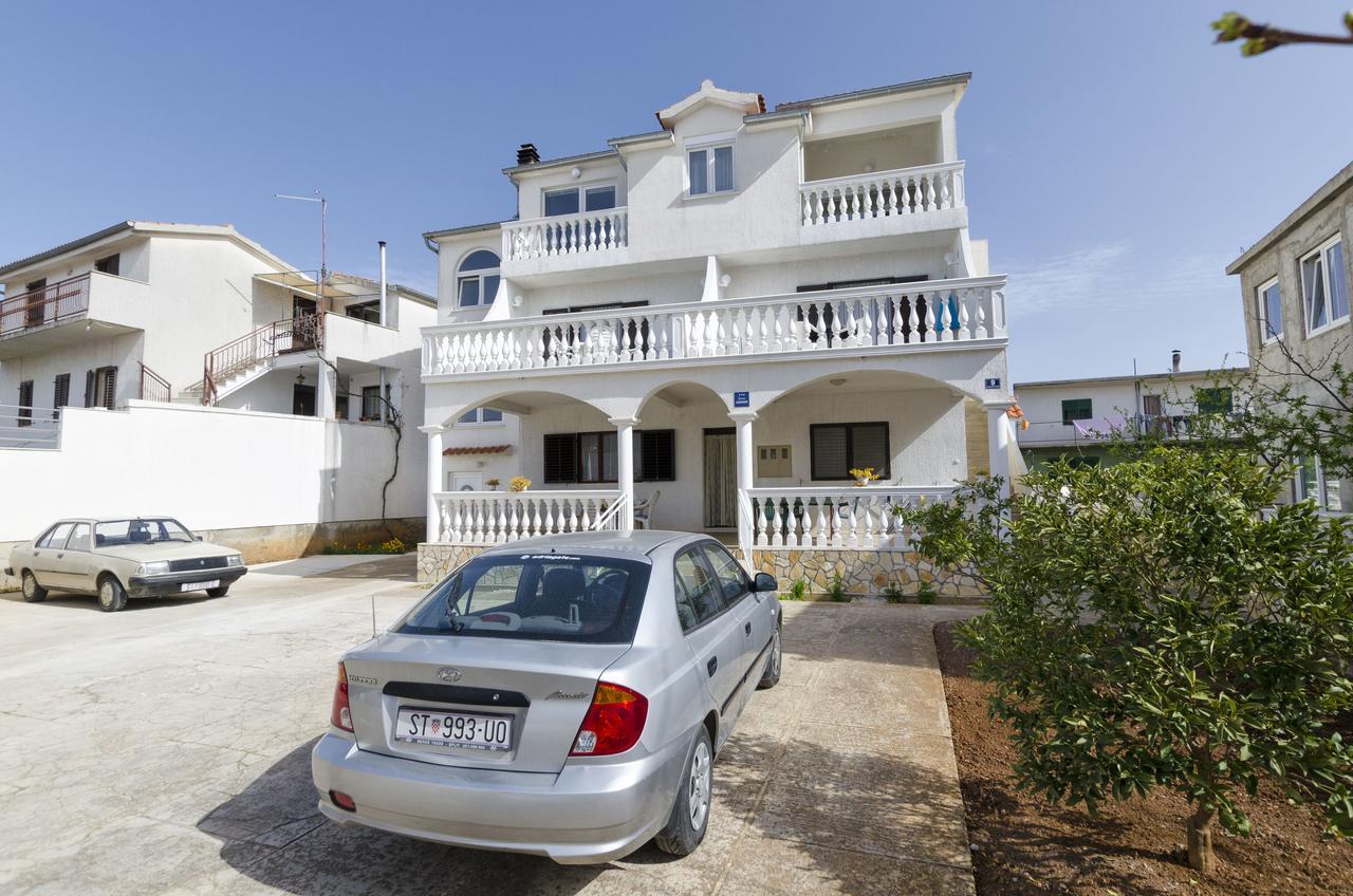 Apartments Mime Pirovac Εξωτερικό φωτογραφία