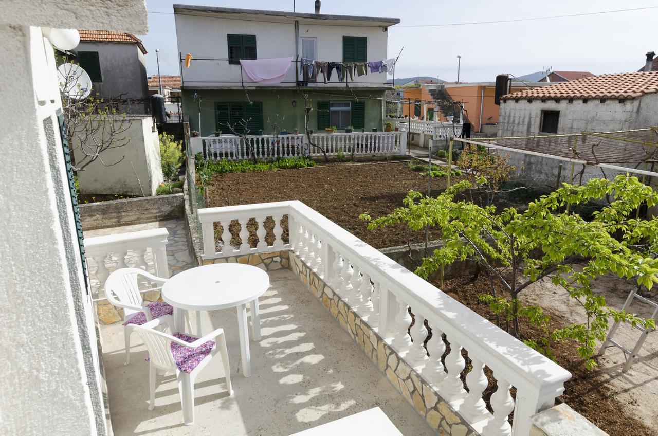 Apartments Mime Pirovac Εξωτερικό φωτογραφία